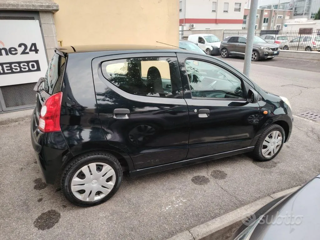 Nissan Pixo 2009 photo 5