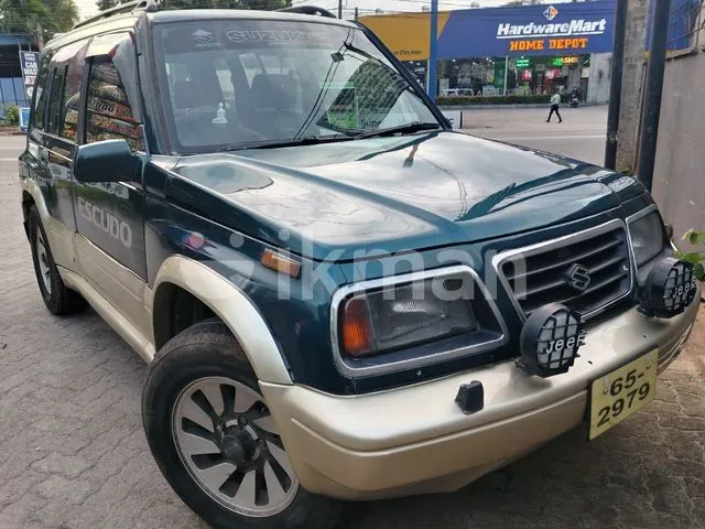 Suzuki Escudo