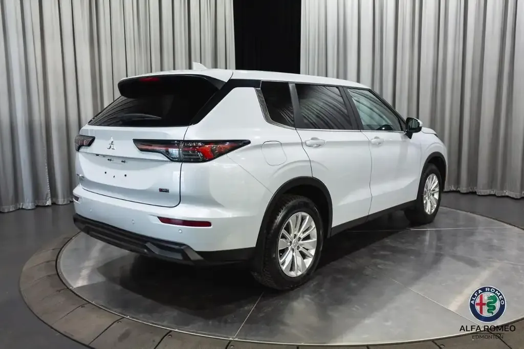 Mitsubishi Outlander 2025 photo 5