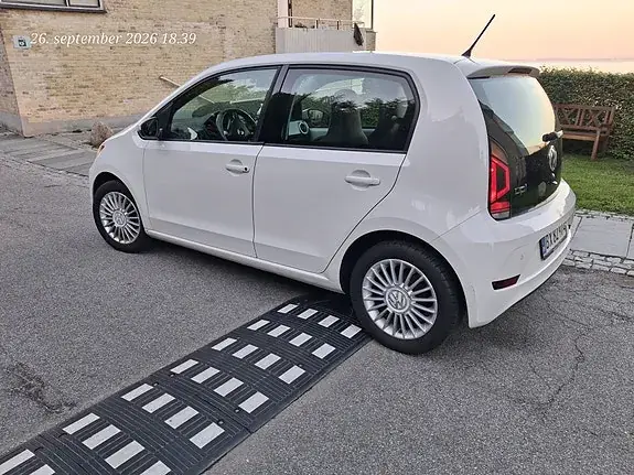 Volkswagen Up