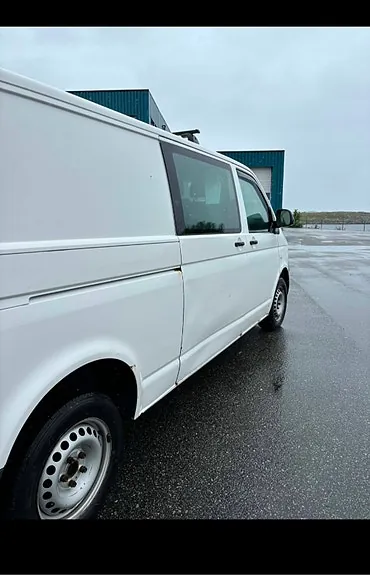 Volkswagen Transporter 2011 photo 2