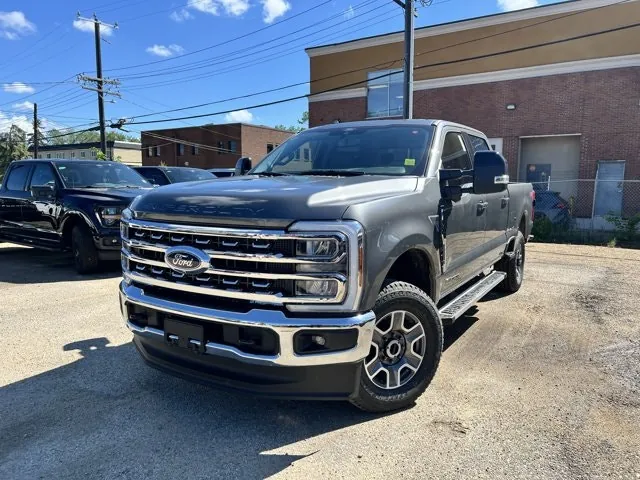 Ford Super Duty F-350 2026 photo 2