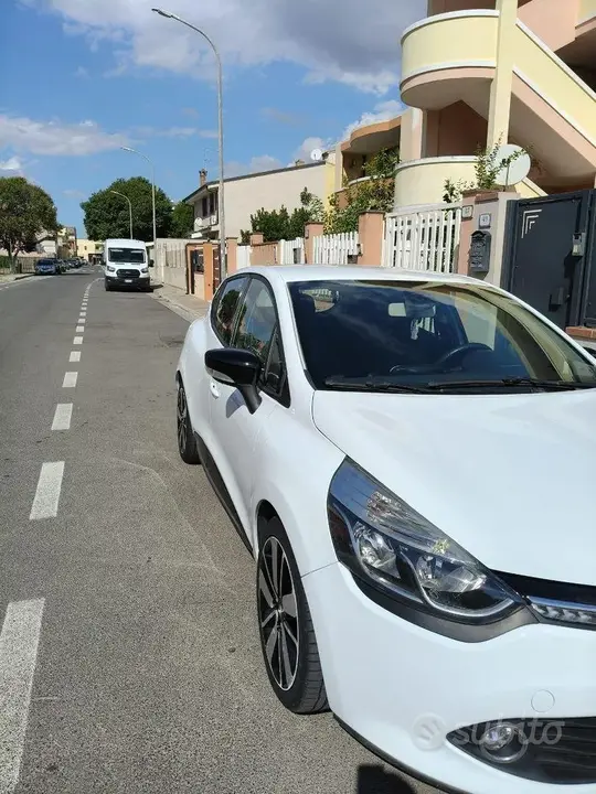 Renault Clio 2015 photo 2