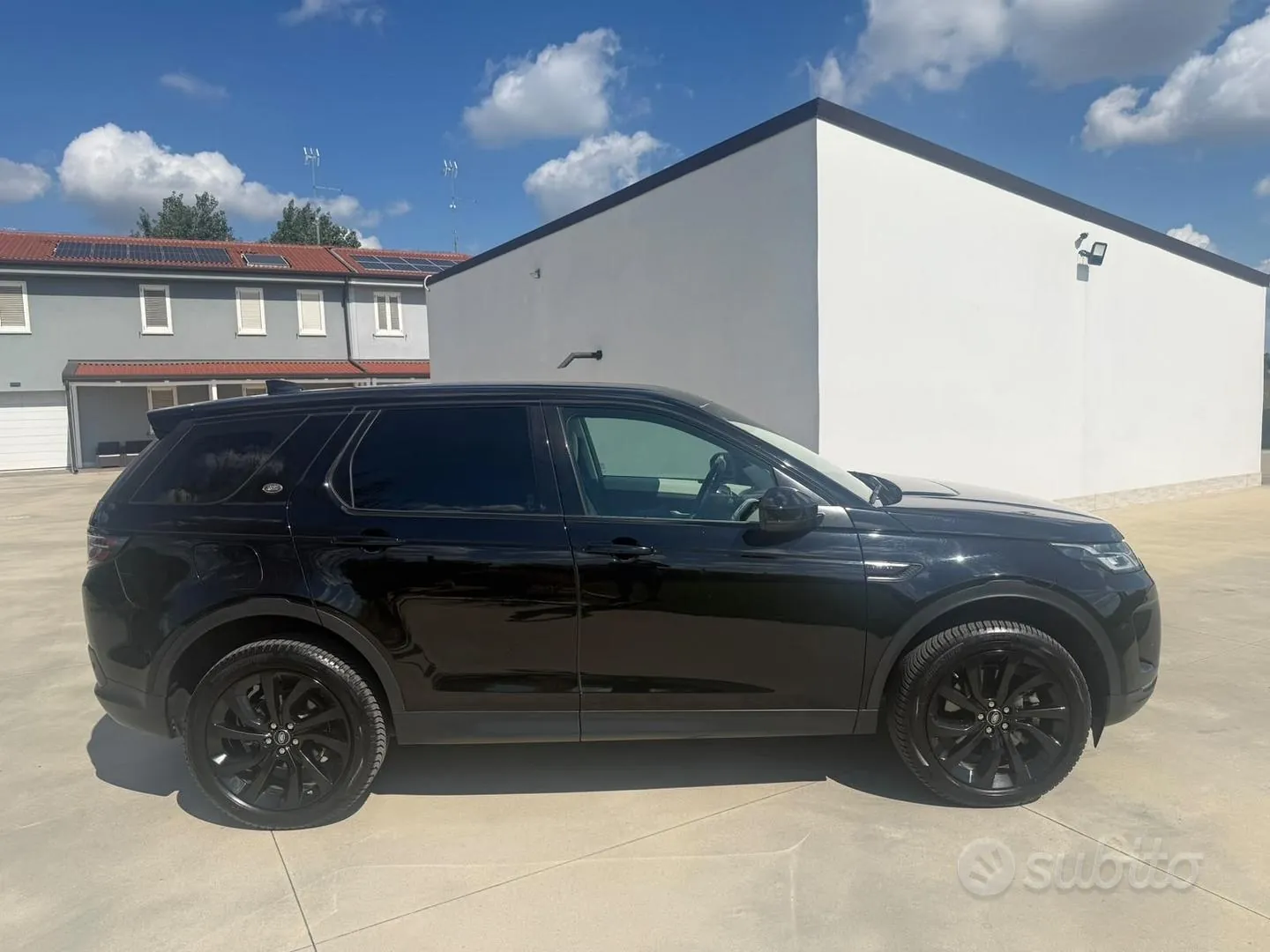 Land Rover Discovery Sport 2020 photo 4