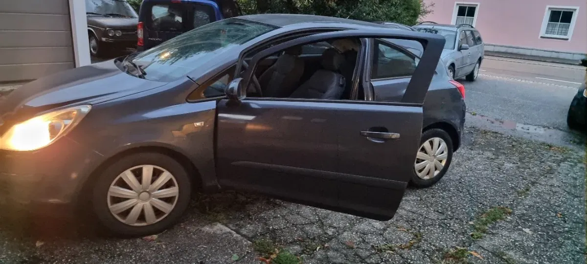 Opel Corsa 2007 photo 2