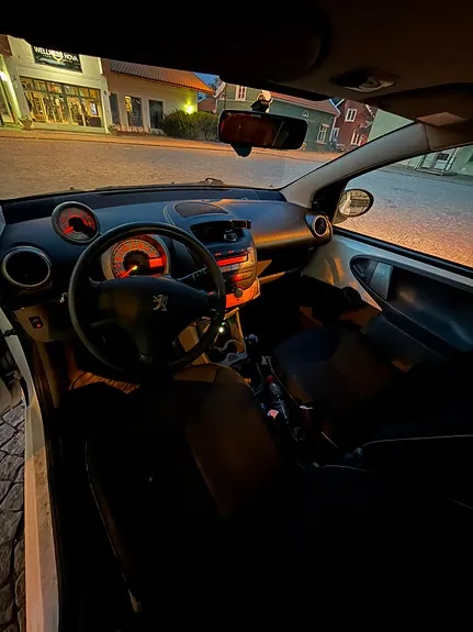 Peugeot 107 2010 photo 5
