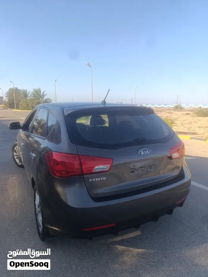 Kia Forte 2012 photo 2
