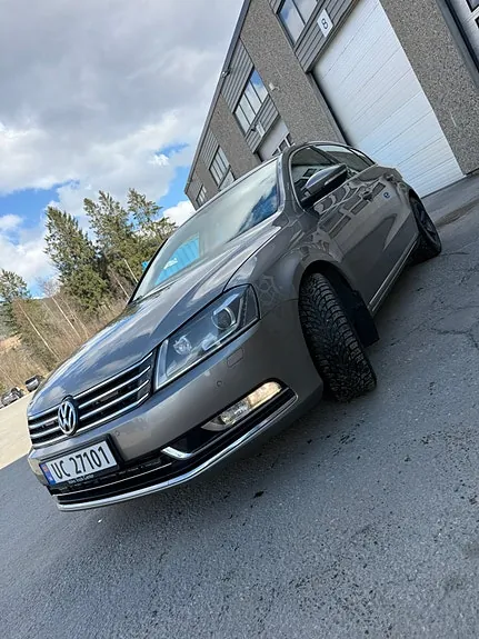 Volkswagen Passat 2012 photo 2