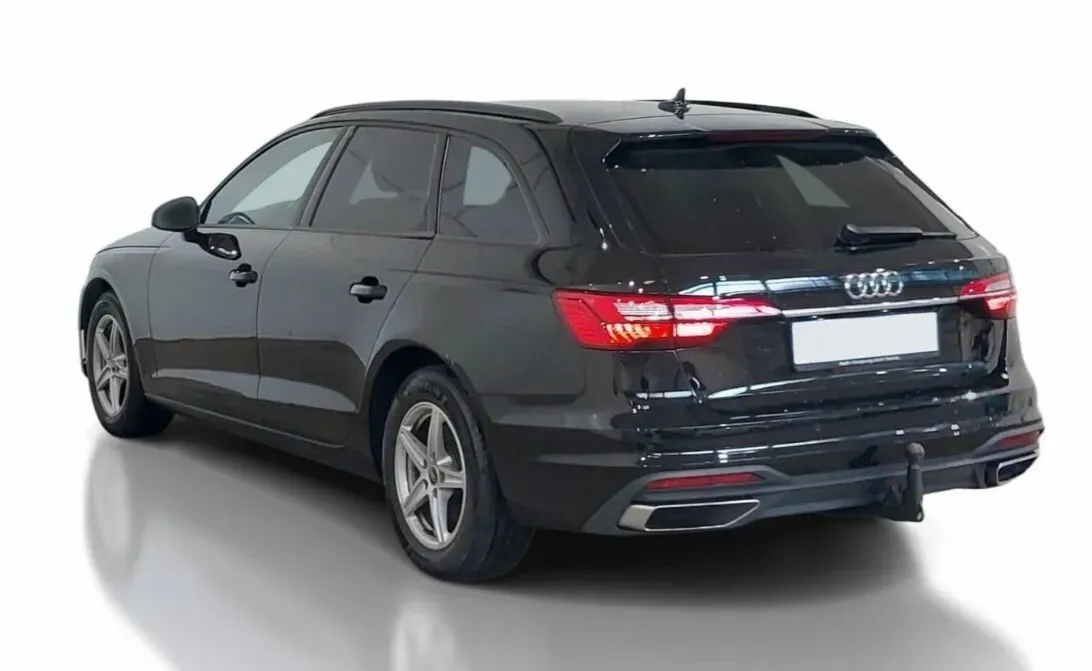 Audi A4 2023 photo 3