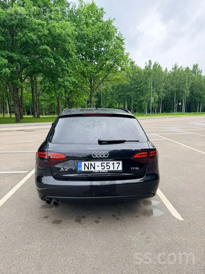 Audi A4 2010 photo 4