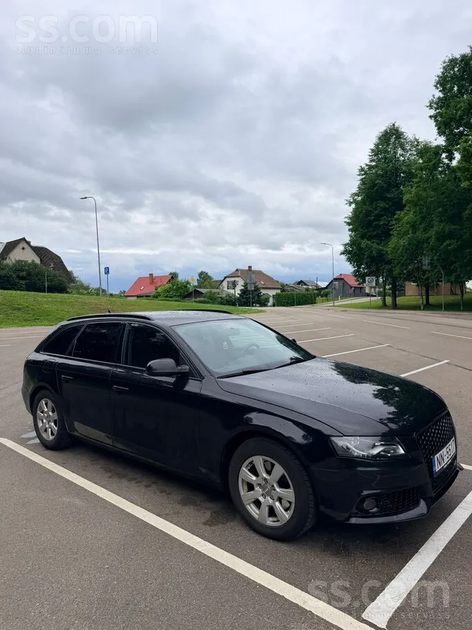 Audi A4 2010 photo 2