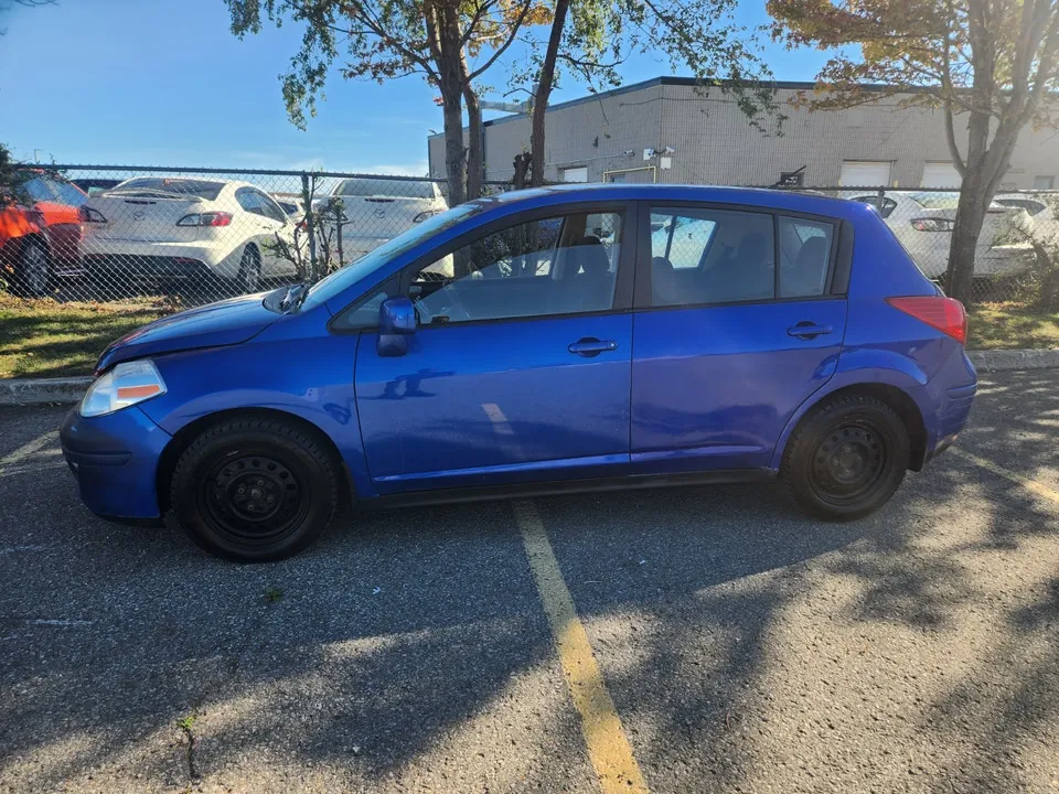 Nissan Versa 2012 photo 3