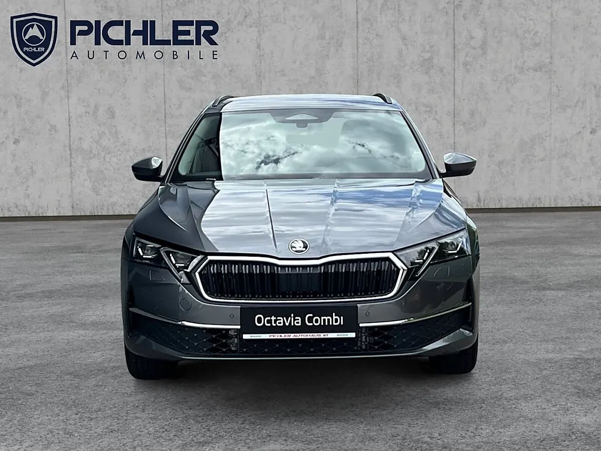 Skoda Octavia 2026 photo 2