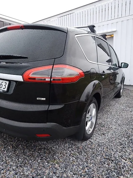 Ford S-Max 2010 photo 3