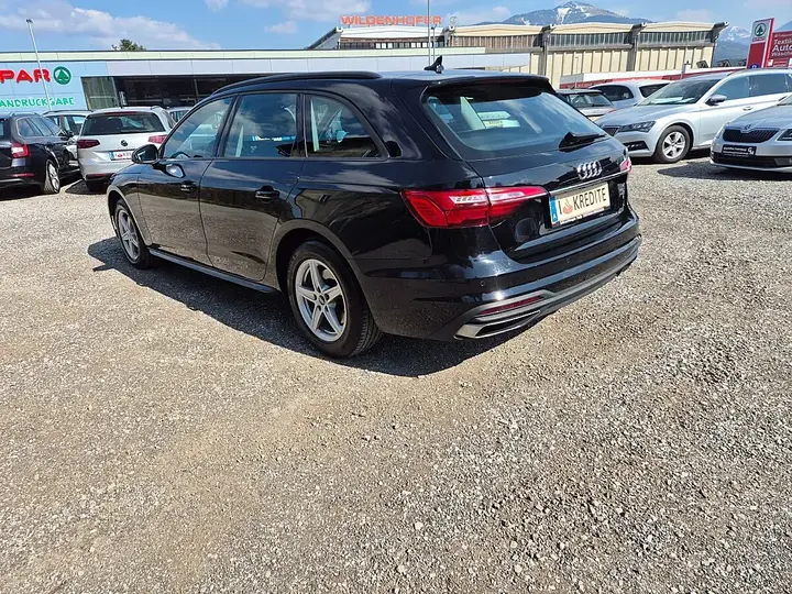 Audi A4 2022 photo 3