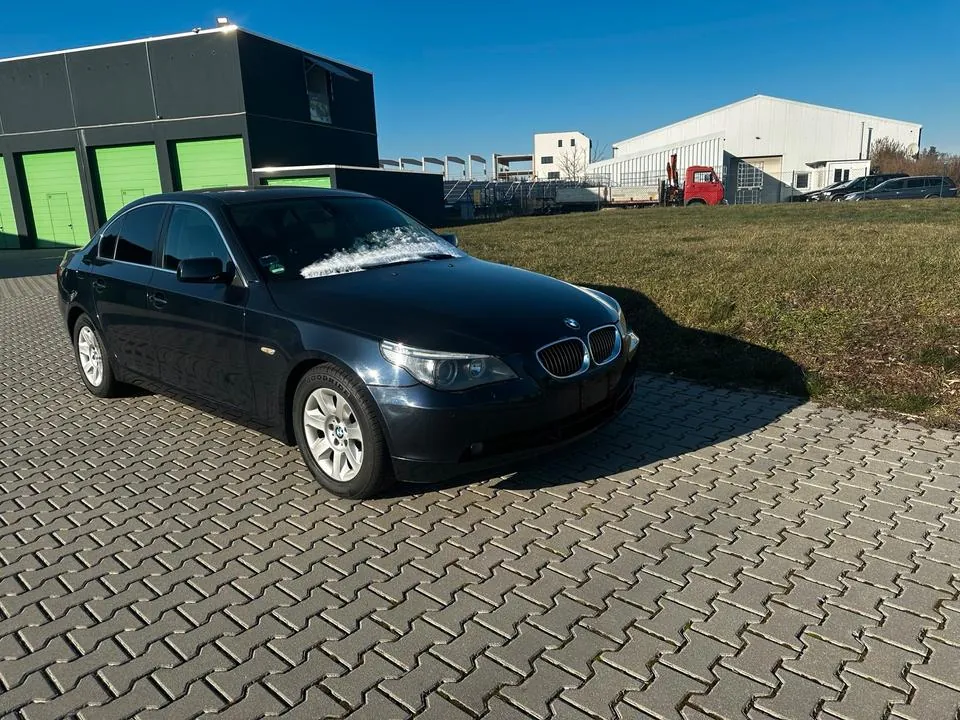 BMW E60 525I