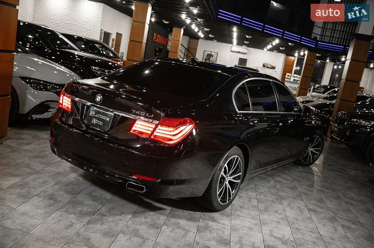 BMW 7 Series 2012 photo 4