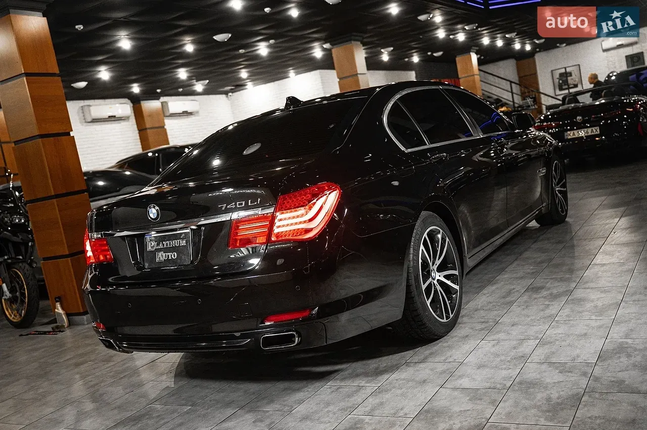 BMW 7 Series 2012 photo 5