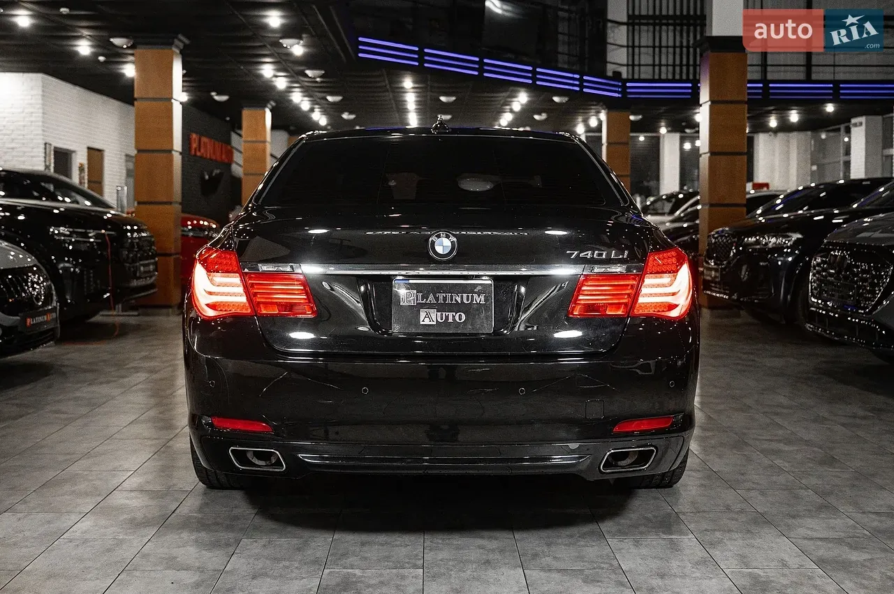 BMW 7 Series 2012 photo 3