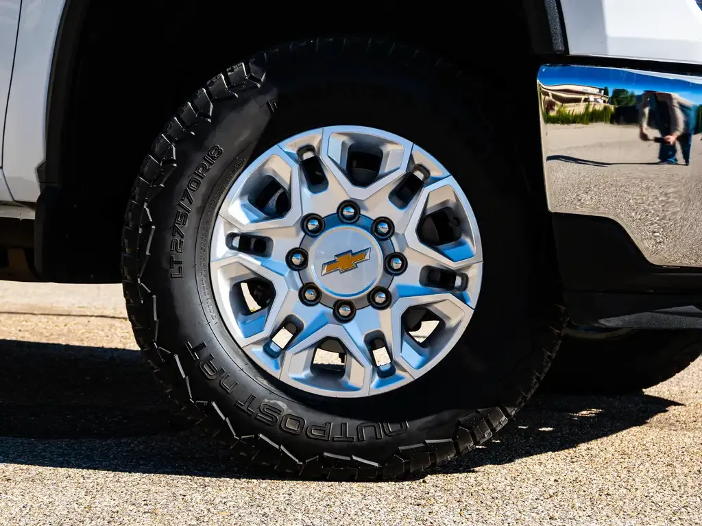Chevrolet Silverado 2500 2024 photo 3