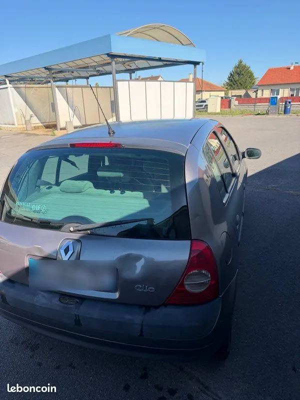 Renault Clio 2001 photo 3