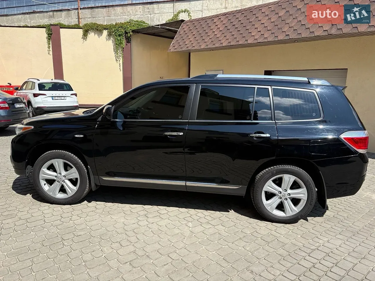 Toyota Highlander 2011 photo 4