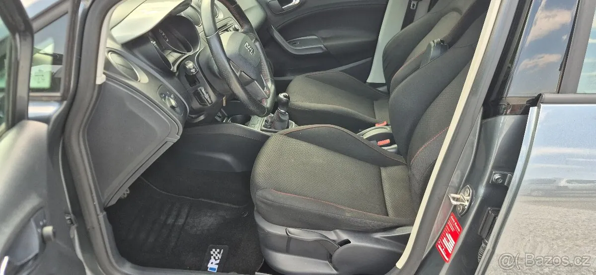 Seat Ibiza 2015 photo 5