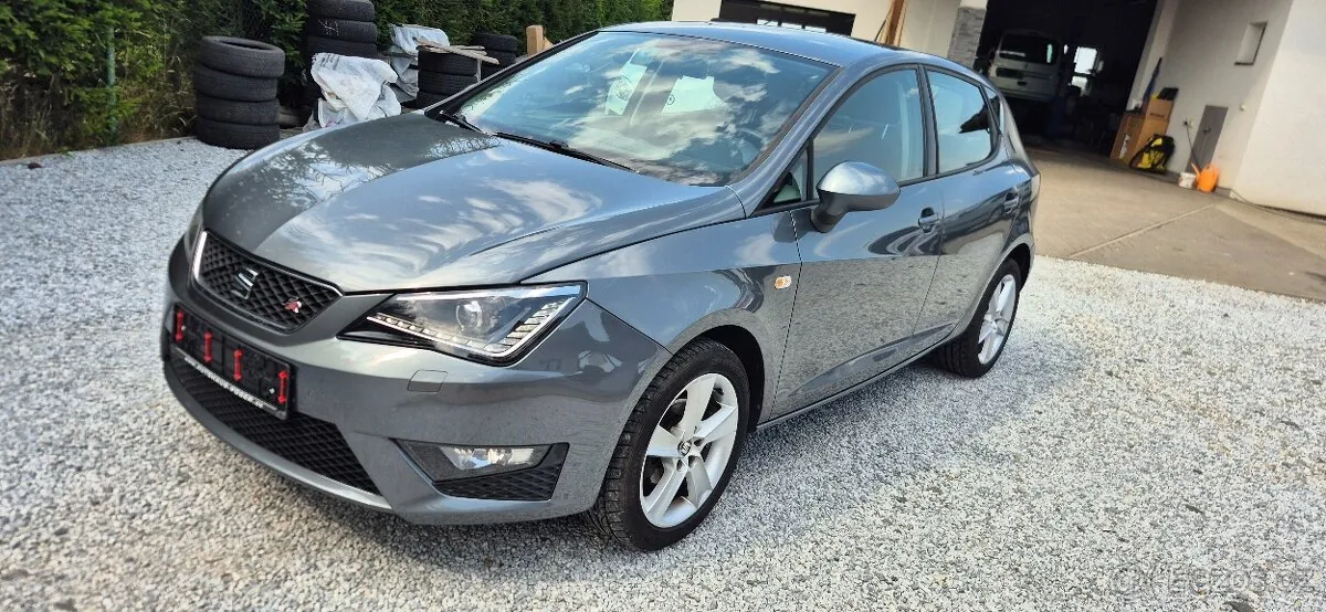 Seat Ibiza 2015 photo 2