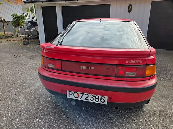 Mazda 323F 1992 photo 4