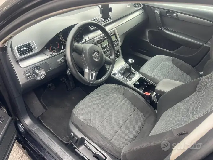 Volkswagen Passat 2011 photo 5