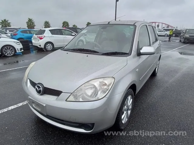 Mazda Demio 2005 photo 2