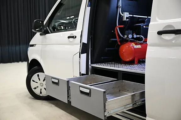 Volkswagen Transporter 2021 photo 2