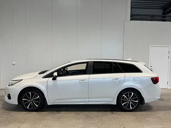 Toyota Avensis 2018 photo 5