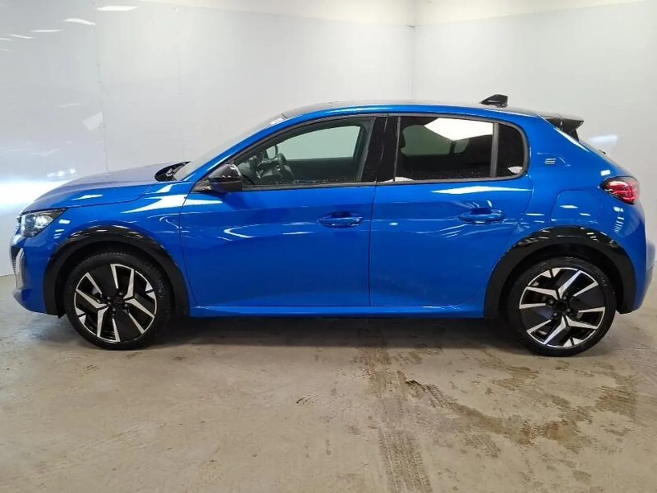 Peugeot E-208 2026 photo 4