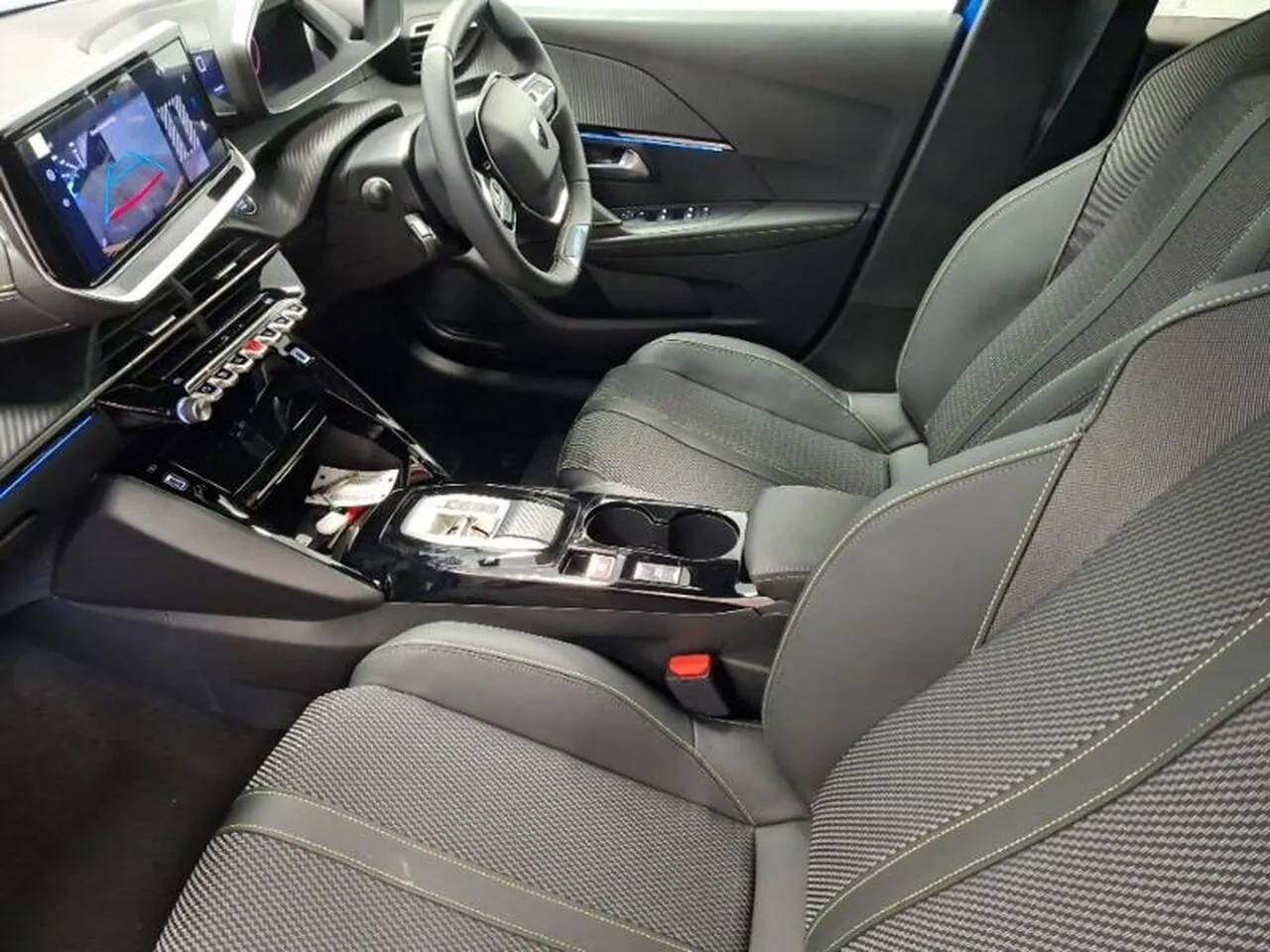 Peugeot E-208 2026 photo 5