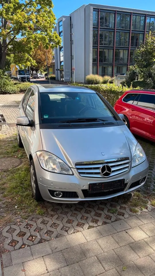 Mercedes-Benz A180