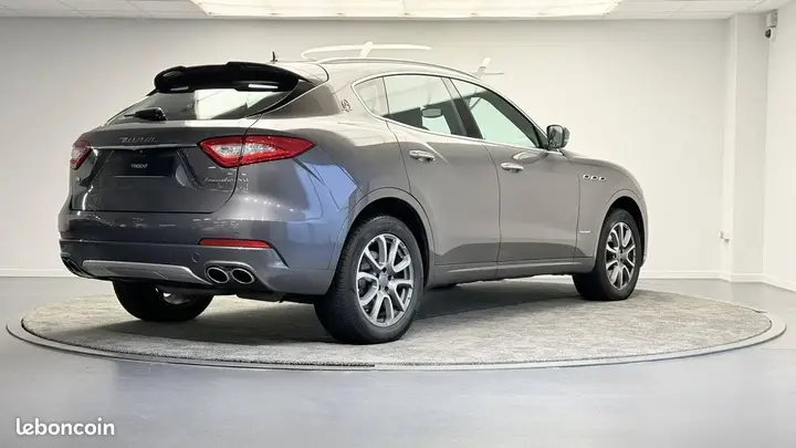 Maserati Levante 2017 photo 5