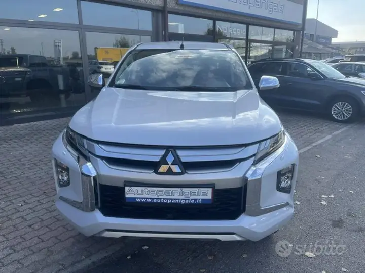 Mitsubishi L200 2020 photo 2
