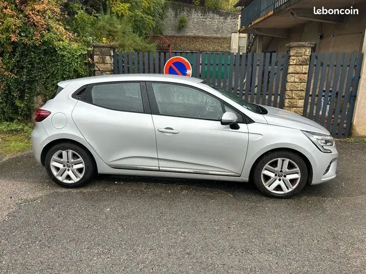 Renault Clio 2020 photo 2