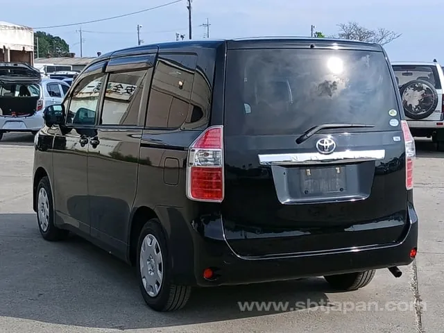 Toyota Noah X Selection 2007 photo 5