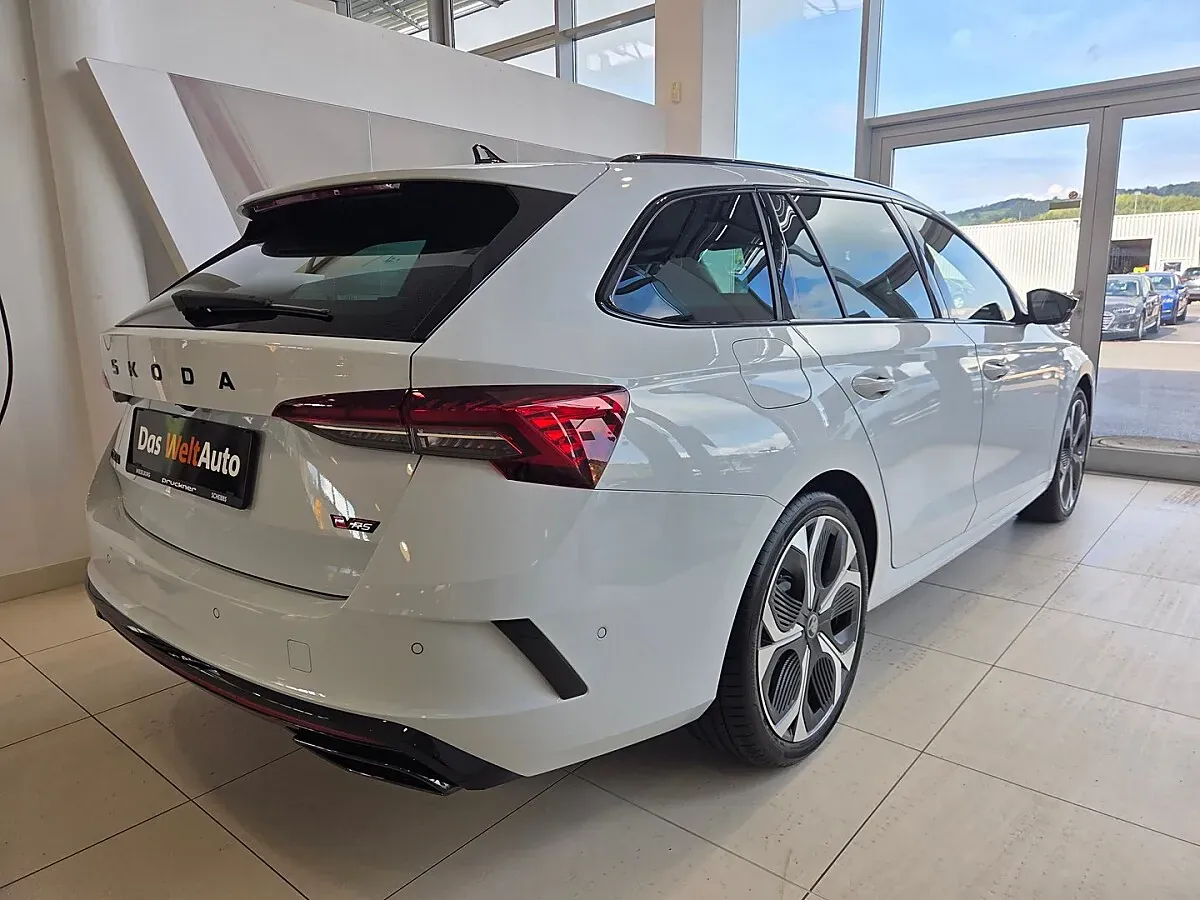 Skoda Octavia 2026 photo 2