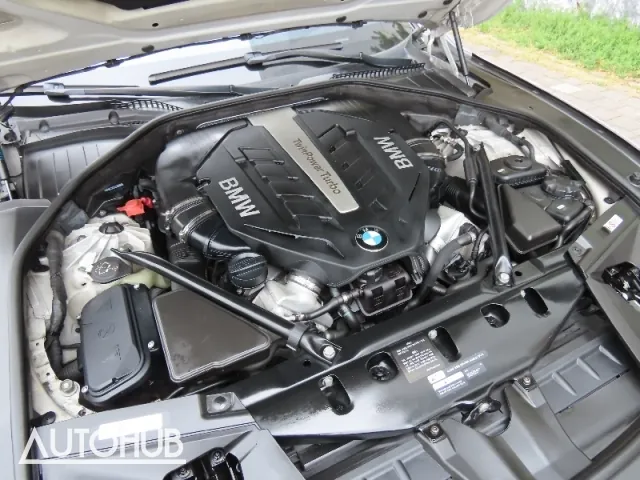 BMW 7 Series 2012 photo 5