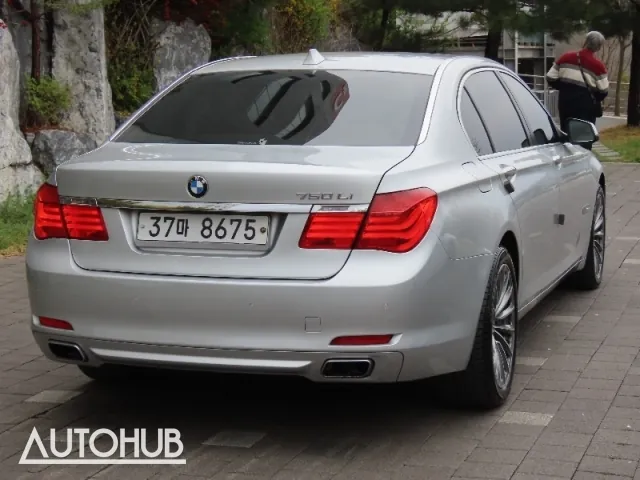 BMW 7 Series 2012 photo 3