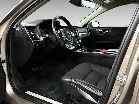 Volvo V60 Cross Country 2021 photo 4