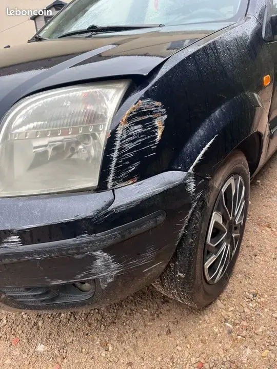 Ford Fusion 2004 photo 2