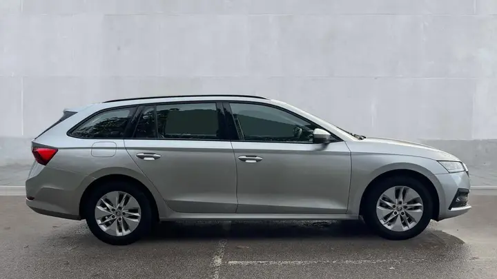 Skoda Octavia 2024 photo 4