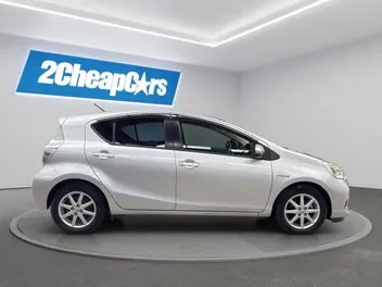 Toyota Aqua 2013 photo 4