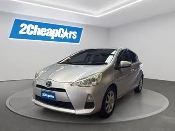 Toyota Aqua 2013 photo 2