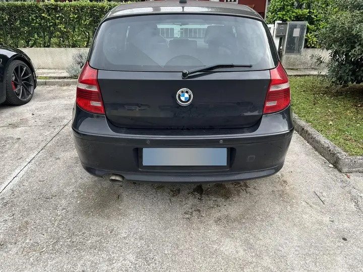 BMW 118D 2010 photo 3