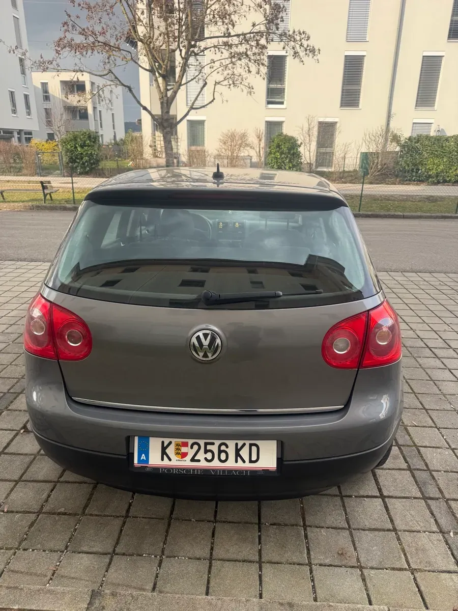 Volkswagen Golf 2005 photo 2